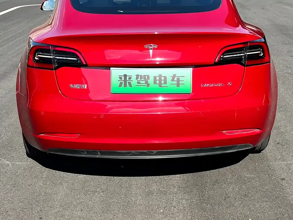 Tesla Model 3 — фото 8