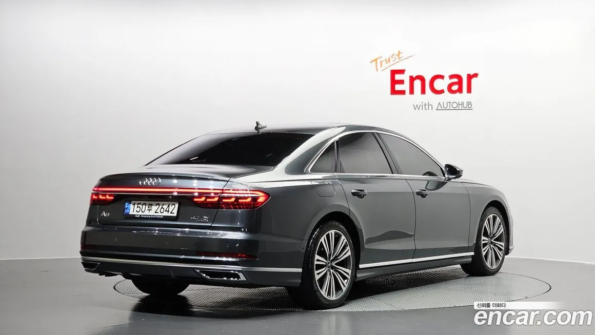 Audi A8 — фото 2