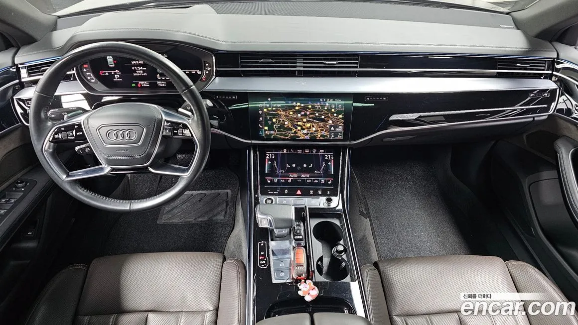 Audi A8 — фото 7