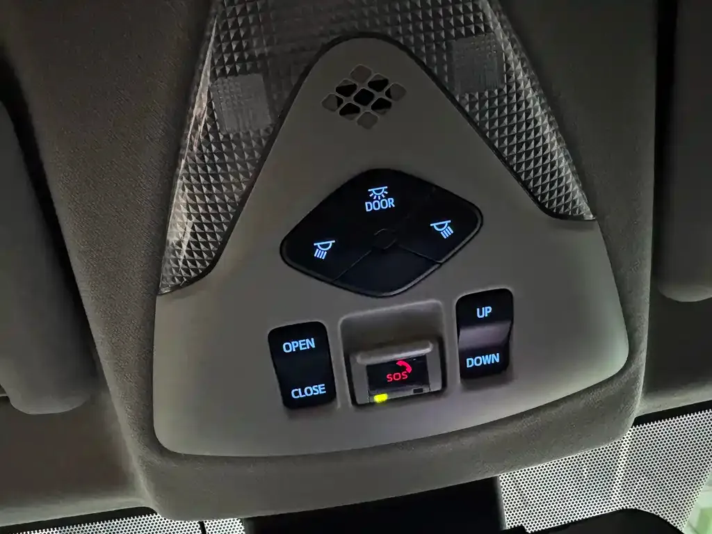 Toyota IZOA — фото 10