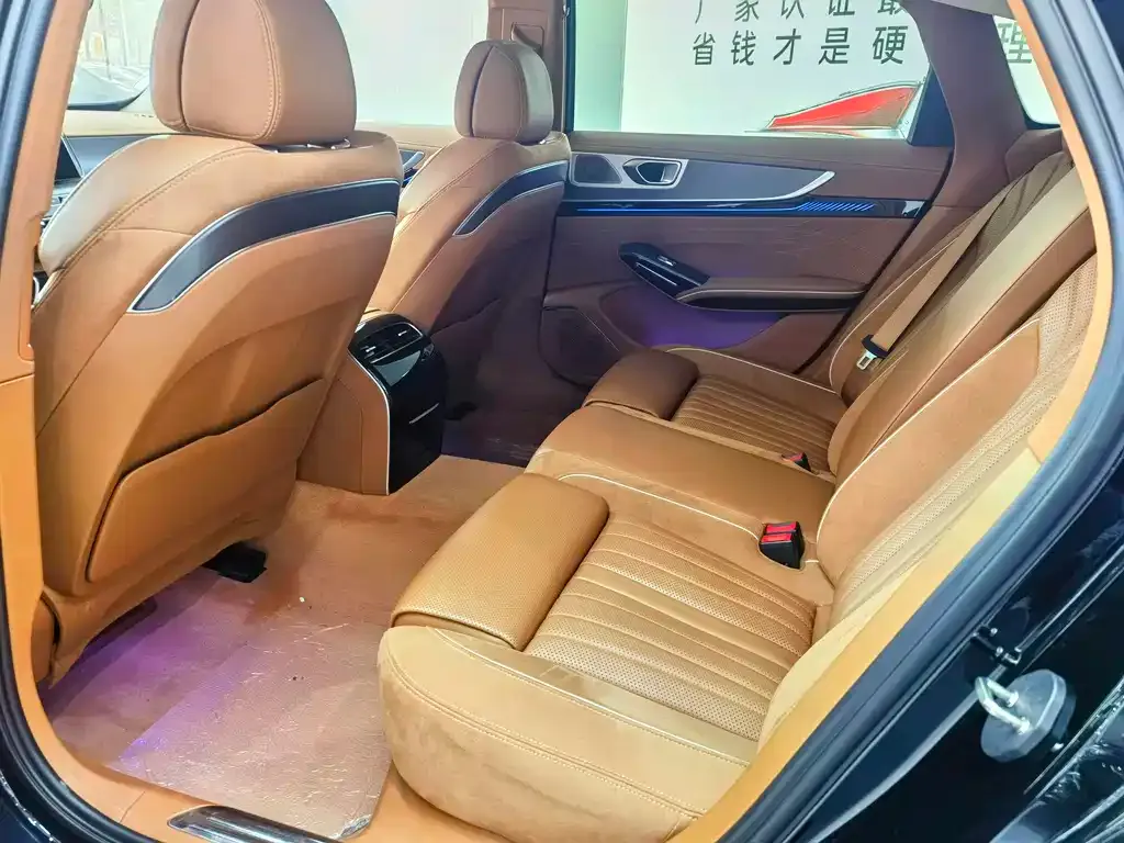 Hongqi H9 — фото 7