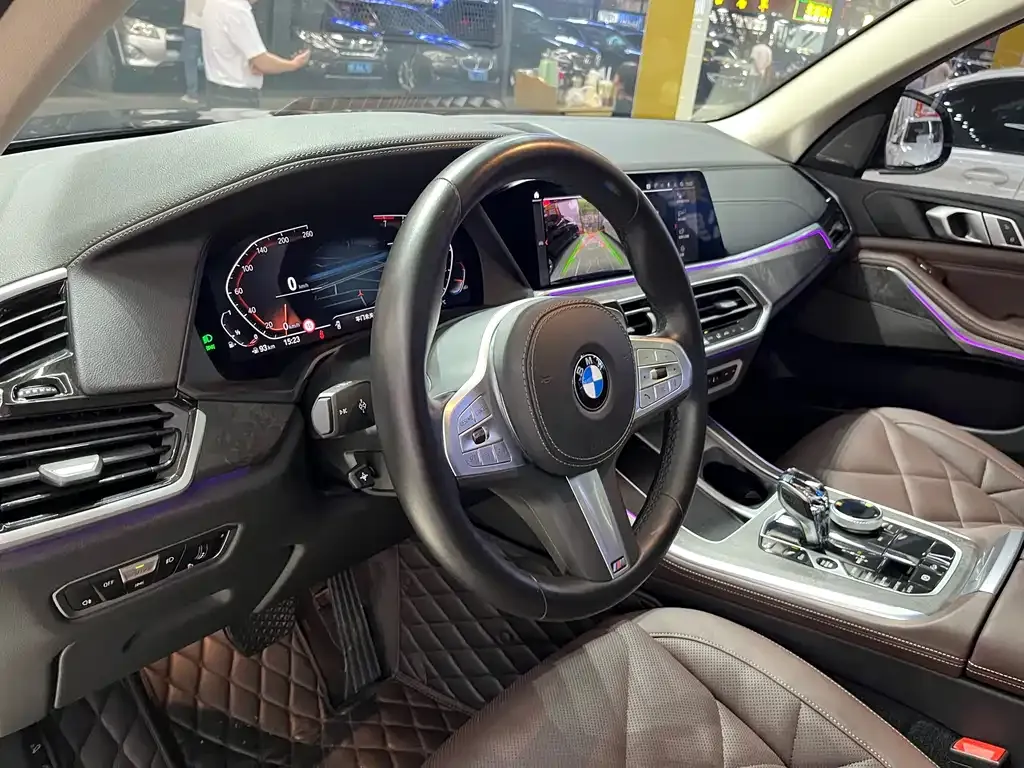 BMW X5 — фото 10