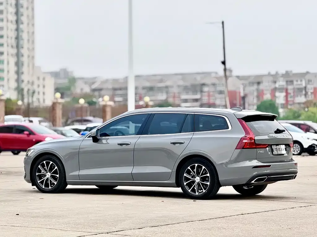 Volvo V60 — фото 6
