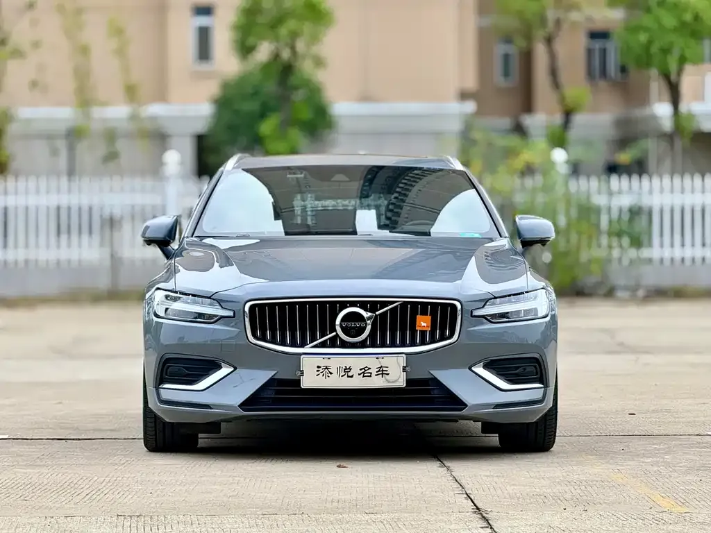 Volvo V60 — фото 9
