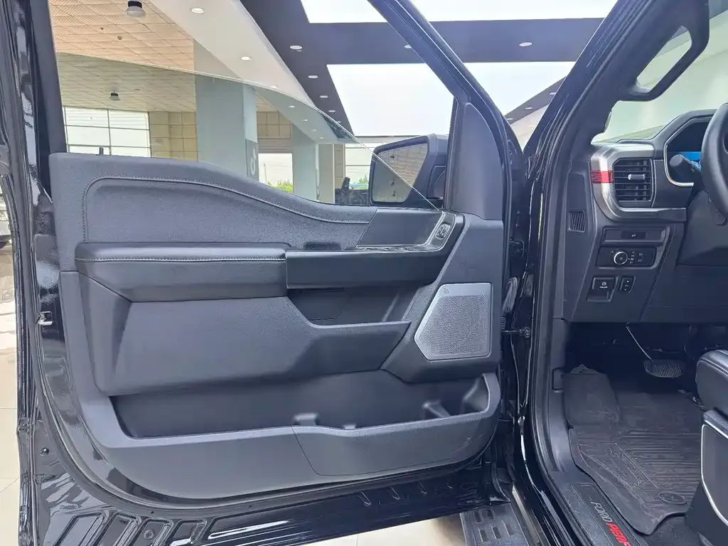 Ford F-150 Raptor — фото 8