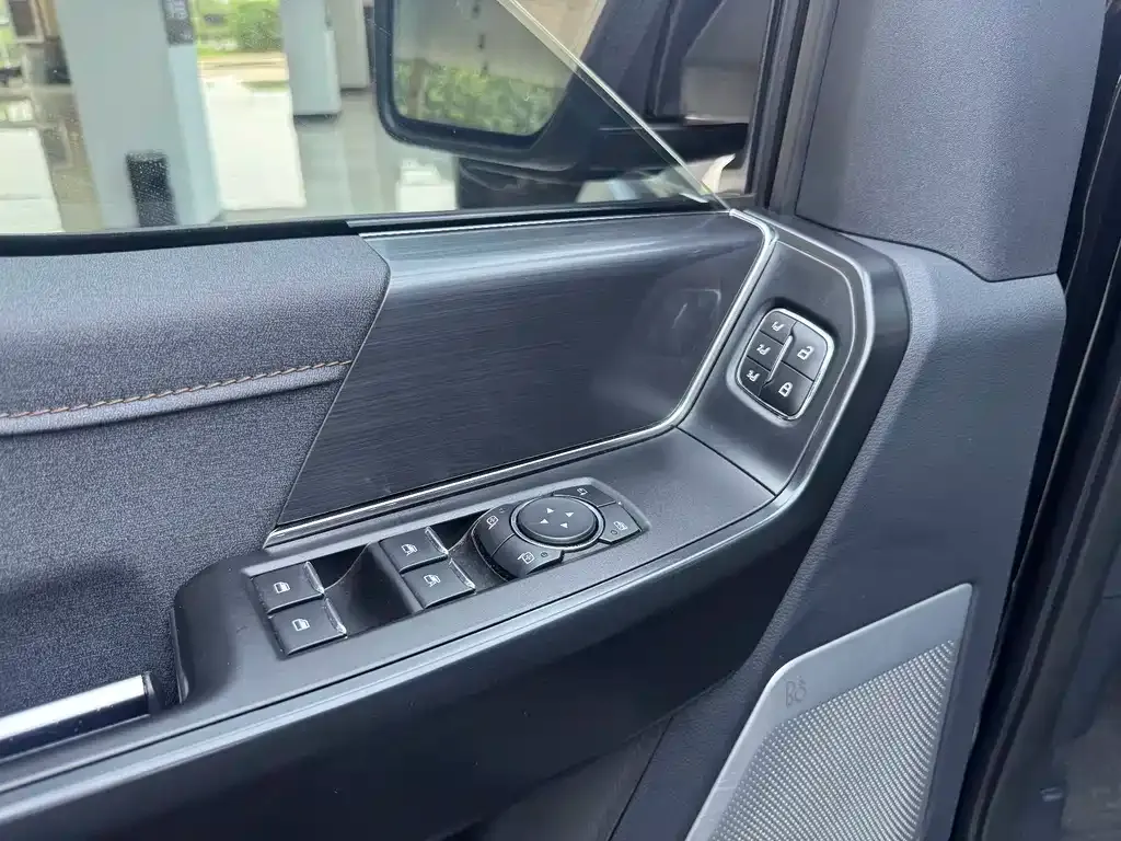 Ford F-150 Raptor — фото 9