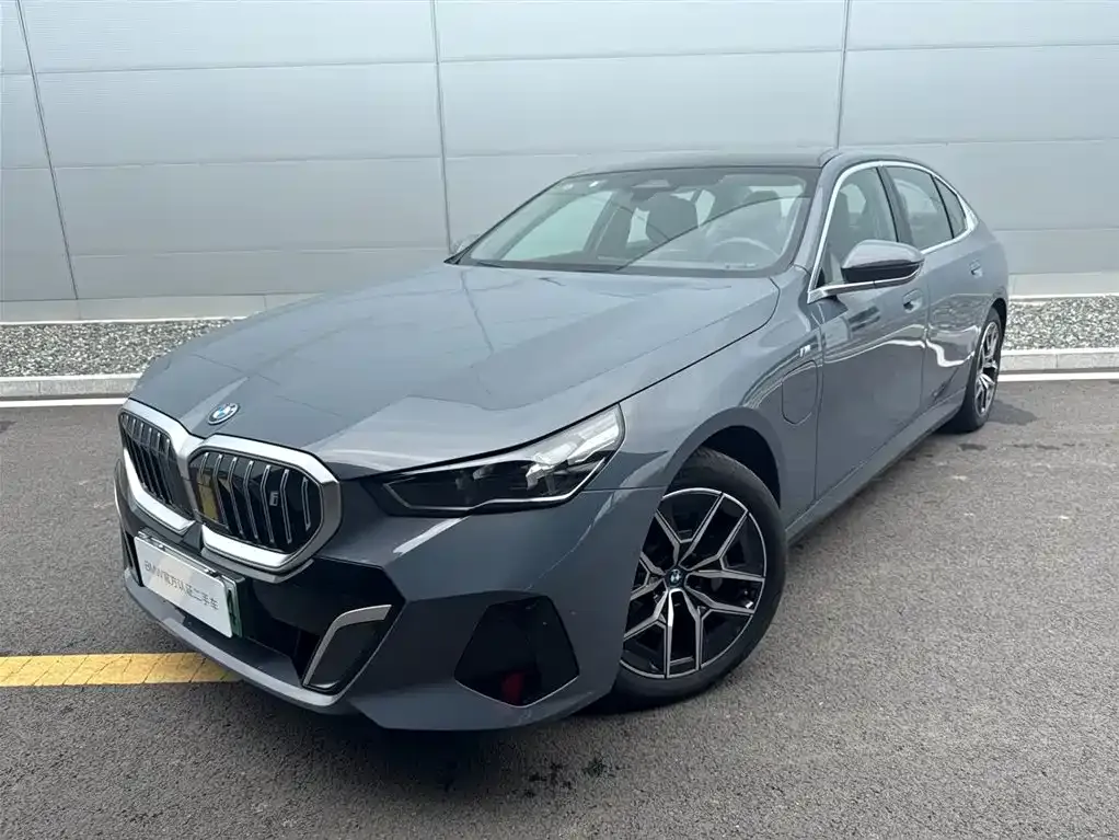 BMW i5 — фото 1
