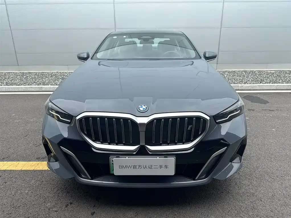 BMW i5 — фото 2