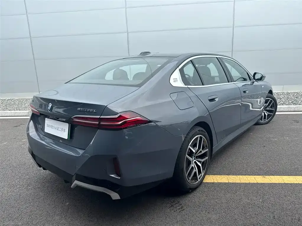 BMW i5 — фото 4