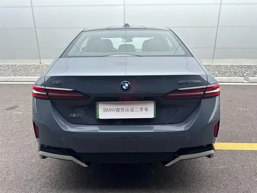 BMW i5 — фото 5