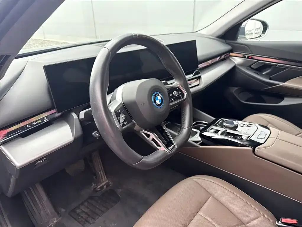 BMW i5 — фото 7