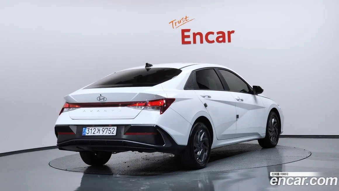 Hyundai AVANTE — фото 2