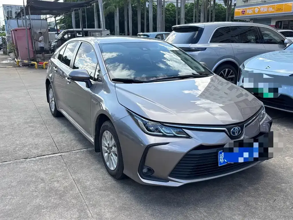 Toyota Corolla — фото 2