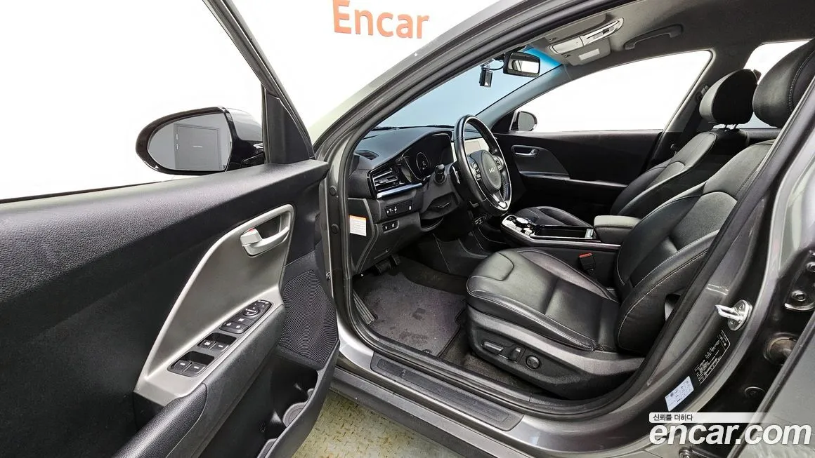 Kia Niro — фото 10