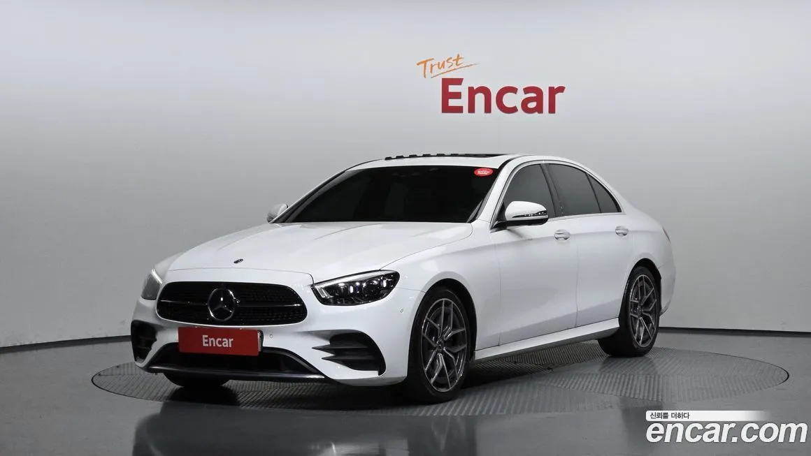 Mercedes-Benz E-Class — фото 1