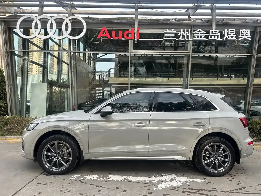 Audi Q5L — фото 3