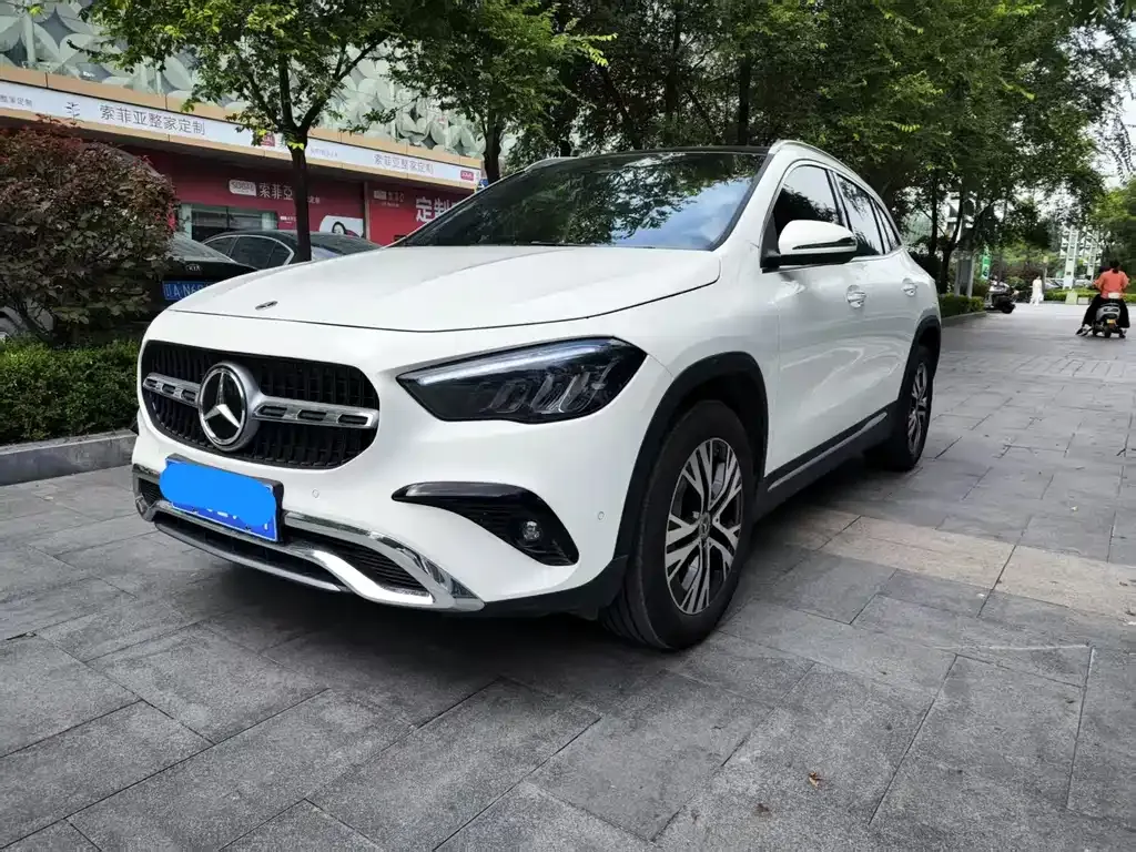 Mercedes-Benz GLA — фото 1