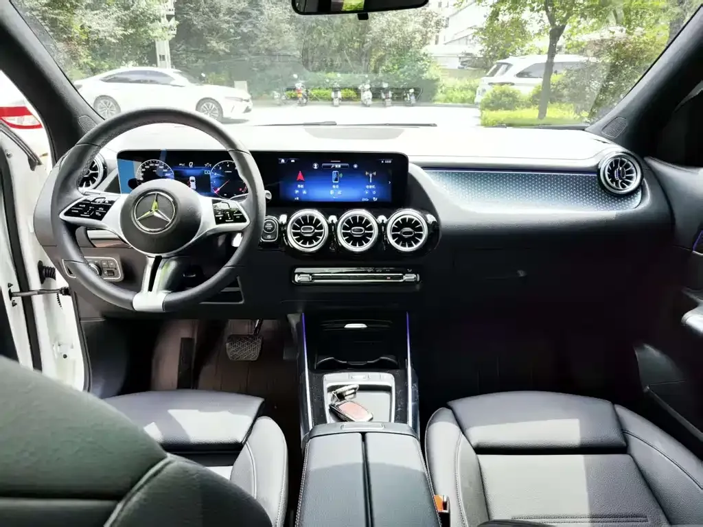 Mercedes-Benz GLA — фото 6