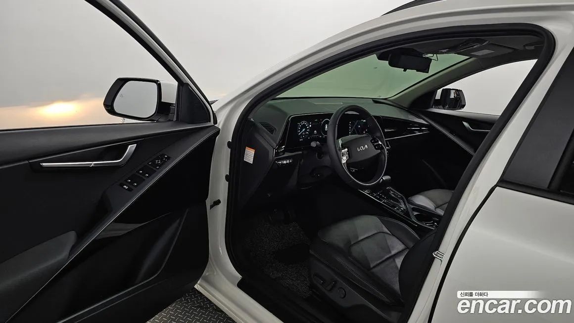 Kia Niro — фото 10