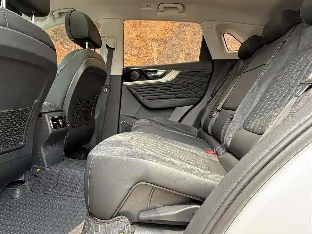 Hongqi HS5 — фото 5