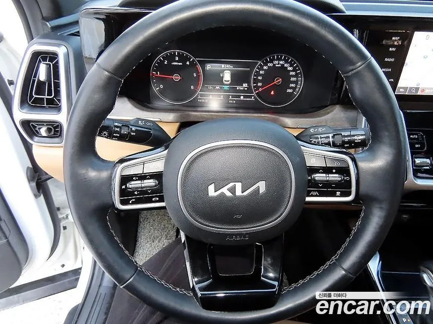 Kia Sorento — фото 8