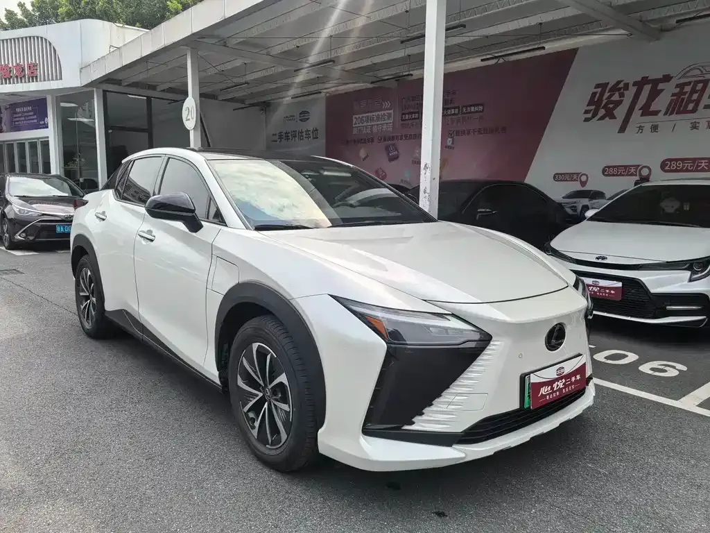 Lexus RZ — фото 2