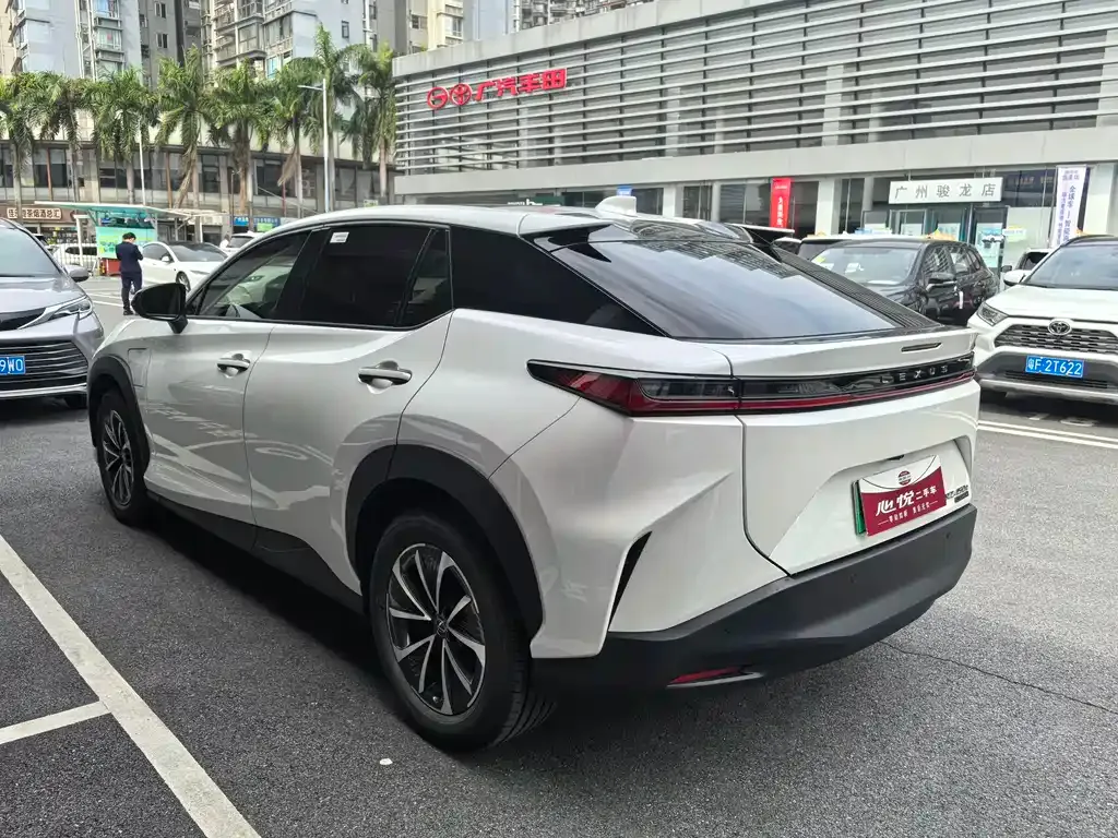 Lexus RZ — фото 3