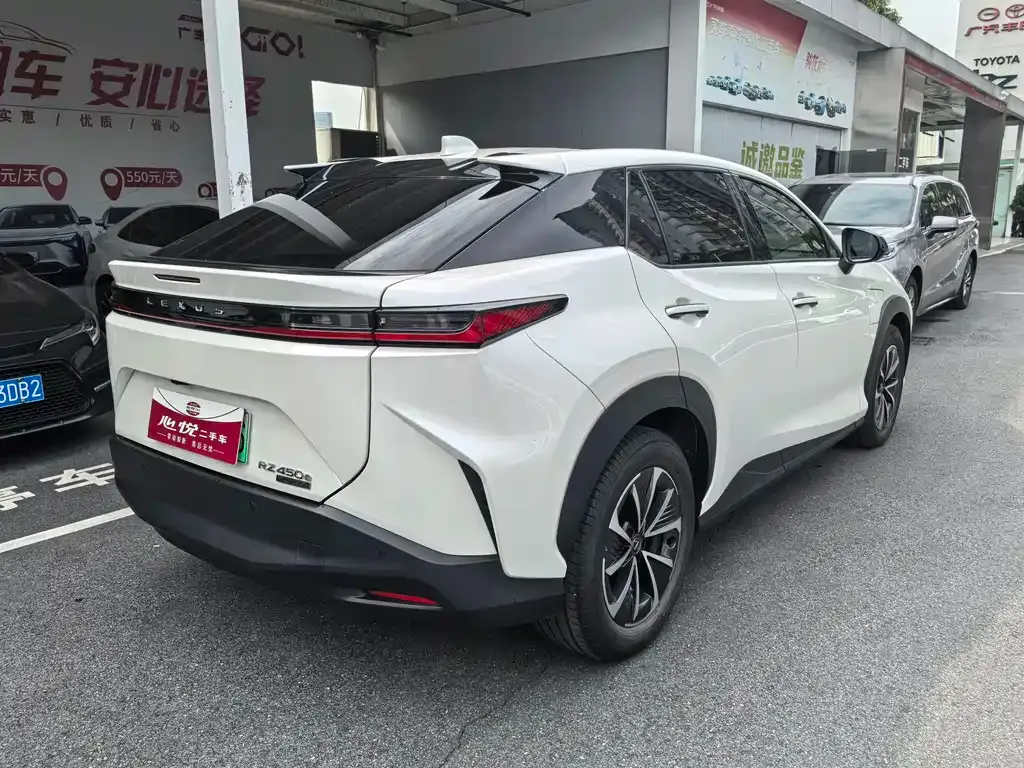 Lexus RZ — фото 4