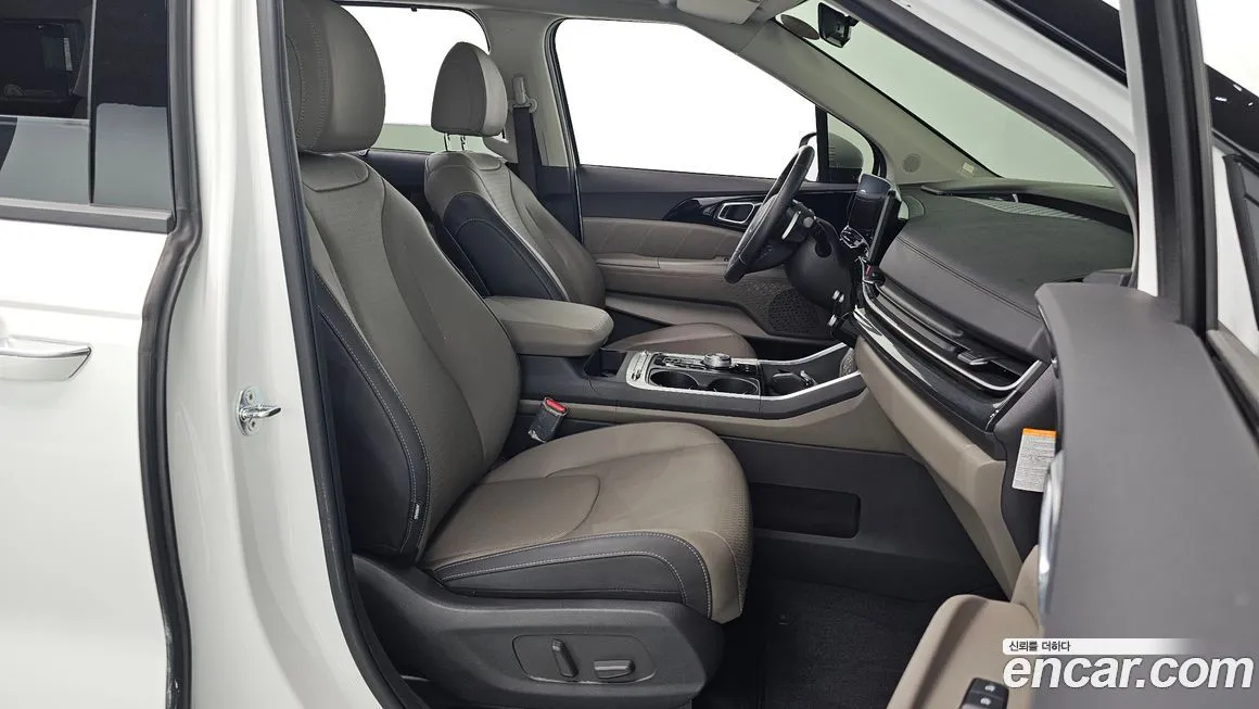 Kia Carnival — фото 10
