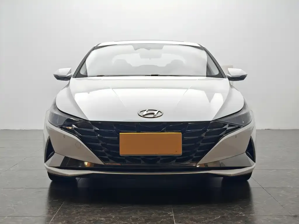 Hyundai Elantra — фото 5