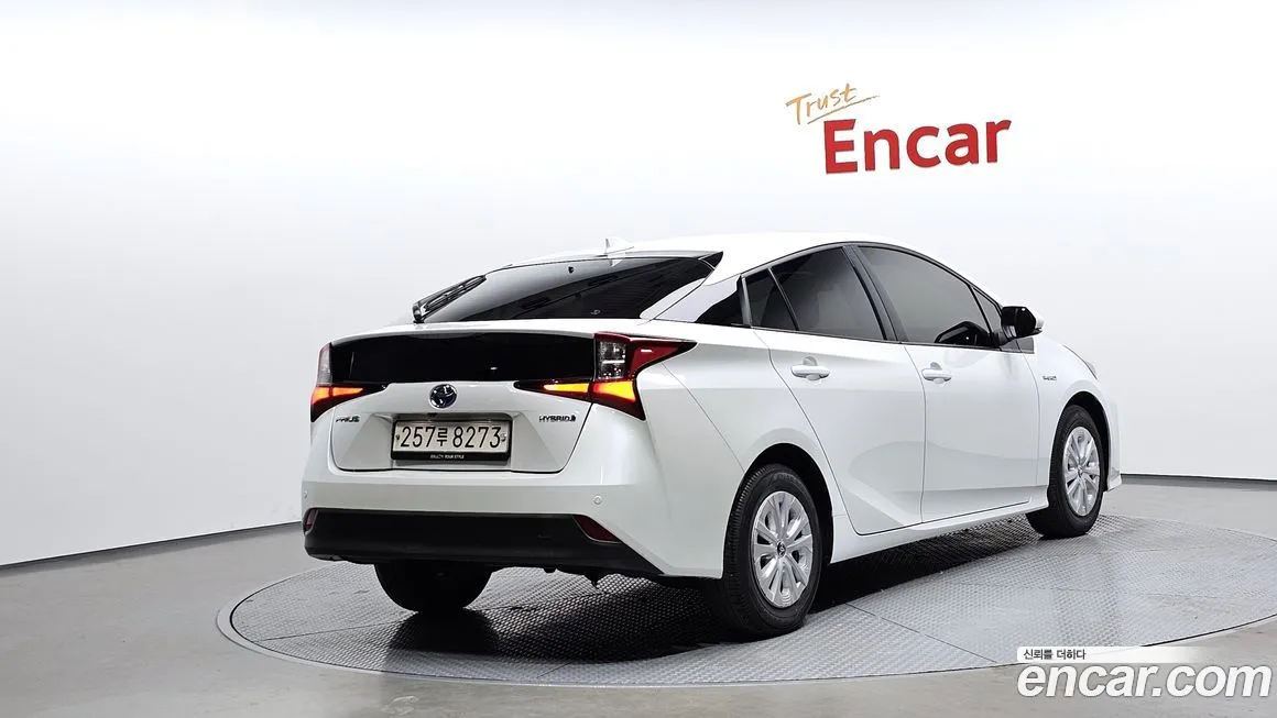 Toyota Prius — фото 2