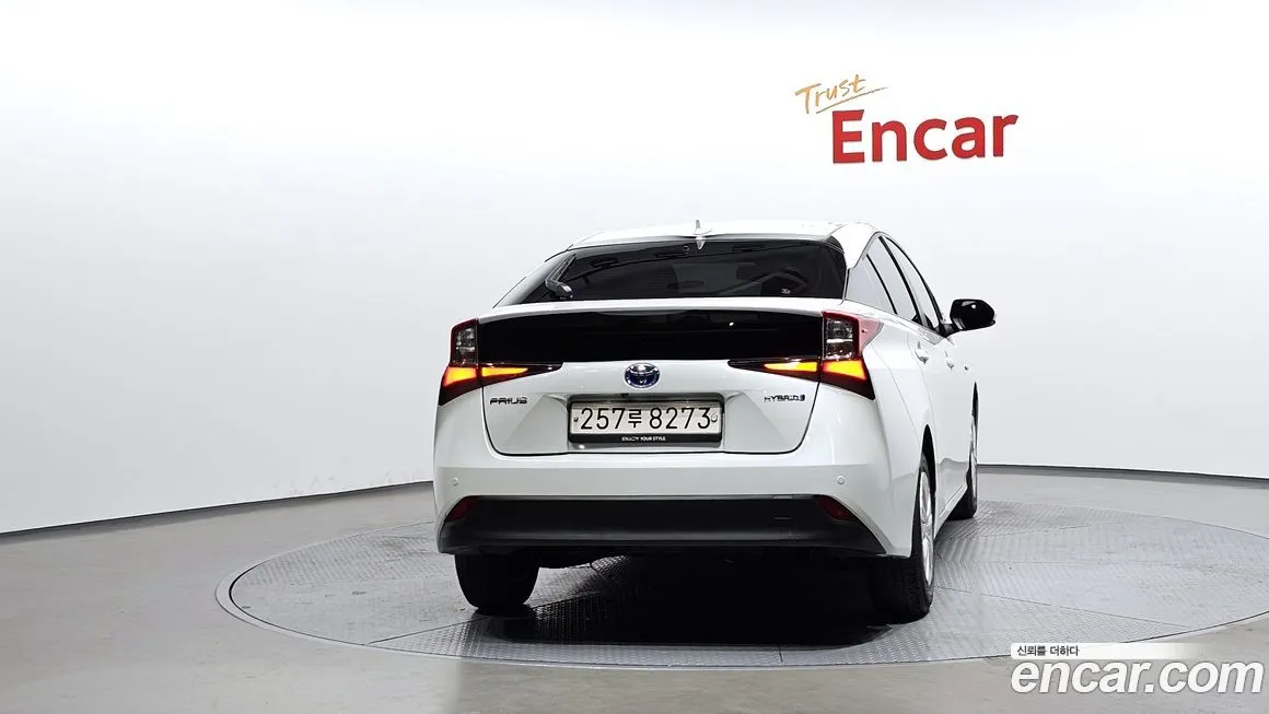 Toyota Prius — фото 4