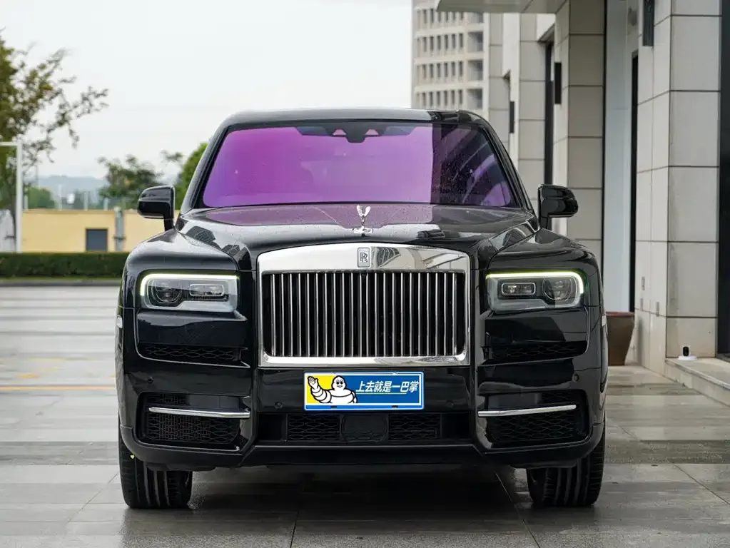 Rolls-Royce Cullinan — фото 1