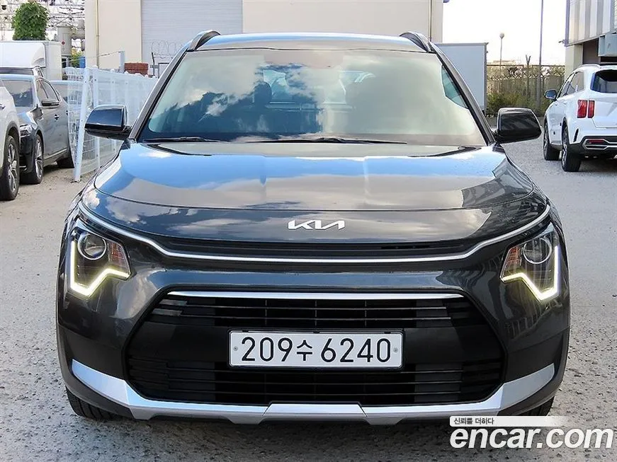 Kia Niro — фото 1