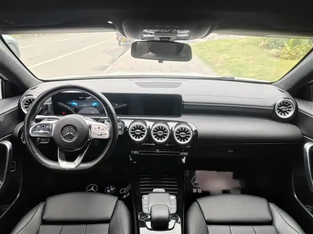Mercedes-Benz A-Class — фото 10