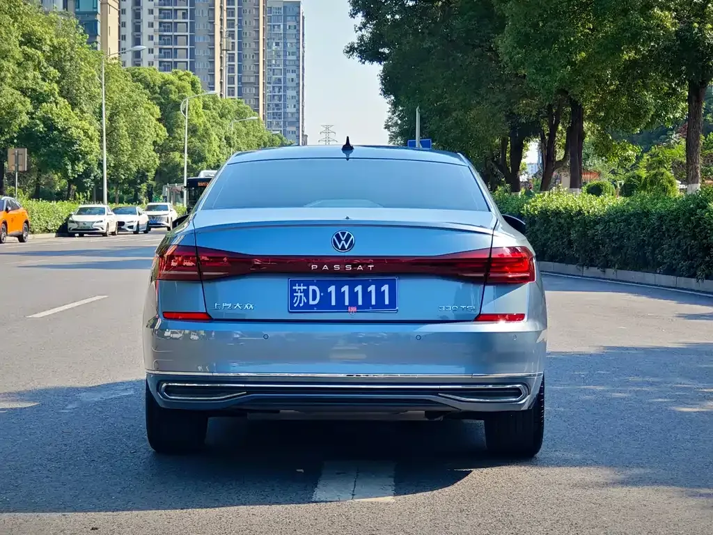 Volkswagen Passat — фото 10