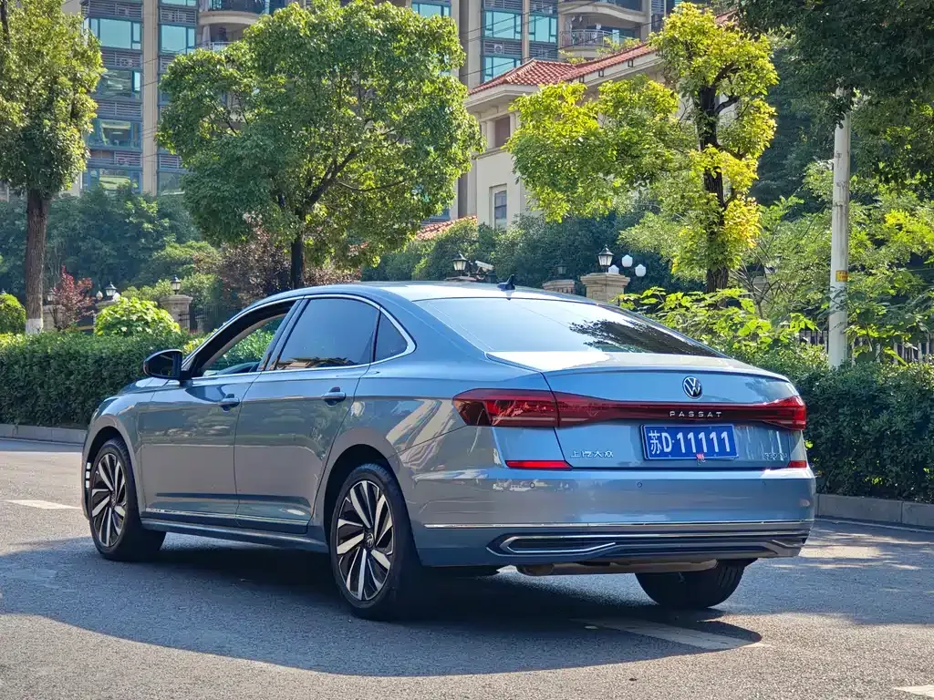 Volkswagen Passat — фото 5