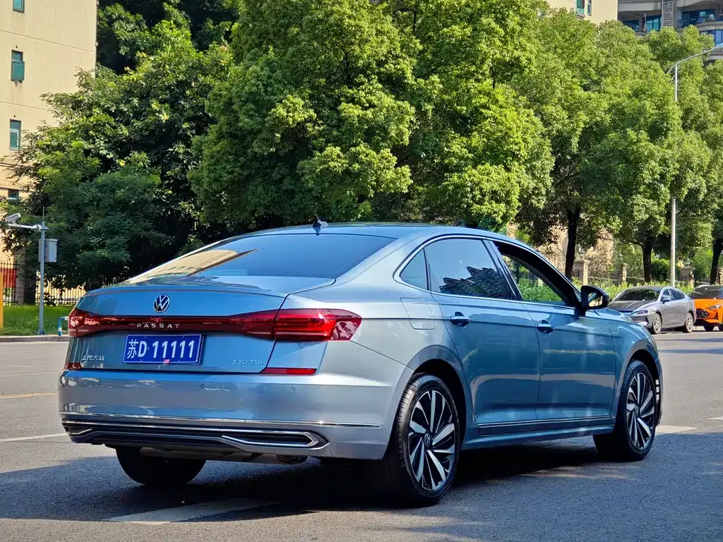 Volkswagen Passat — фото 9