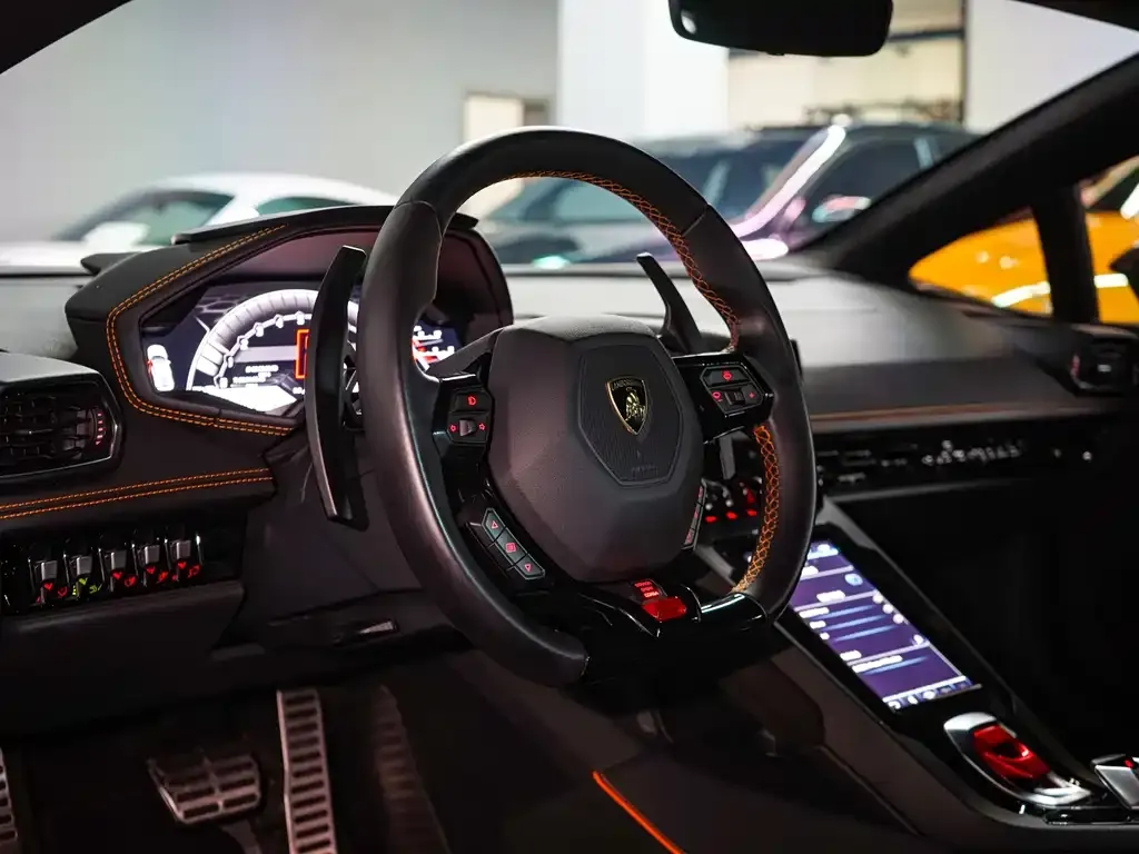 Lamborghini Huracan — фото 10