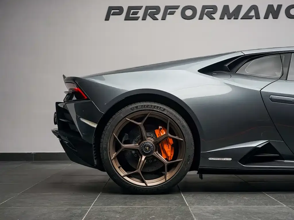Lamborghini Huracan — фото 5
