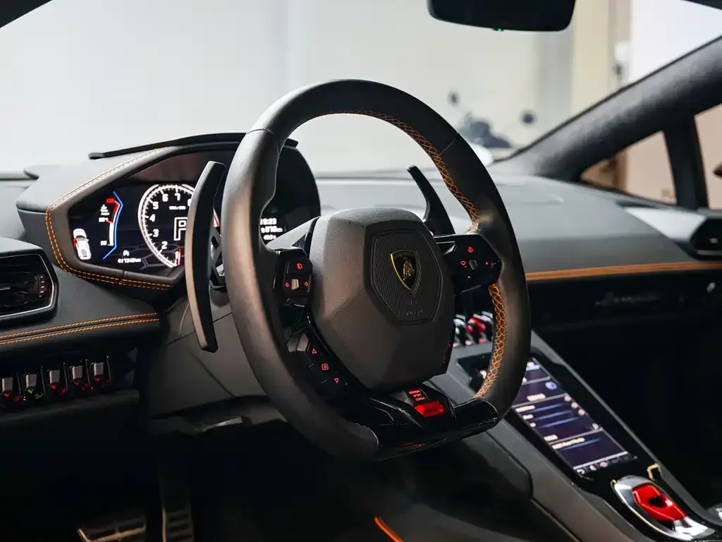 Lamborghini Huracan — фото 9