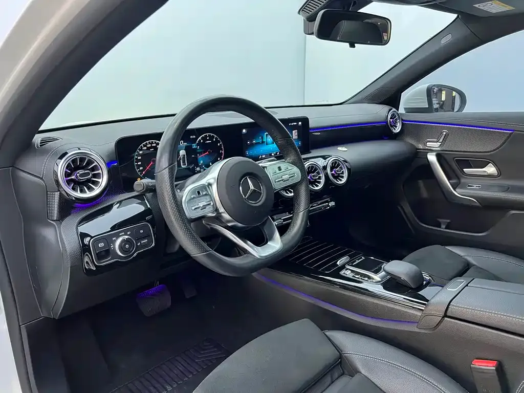 Mercedes-Benz A-Class — фото 10
