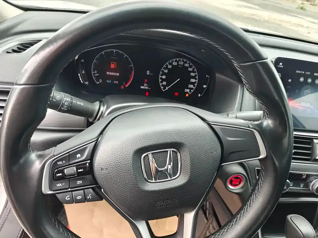 Honda Accord — фото 7