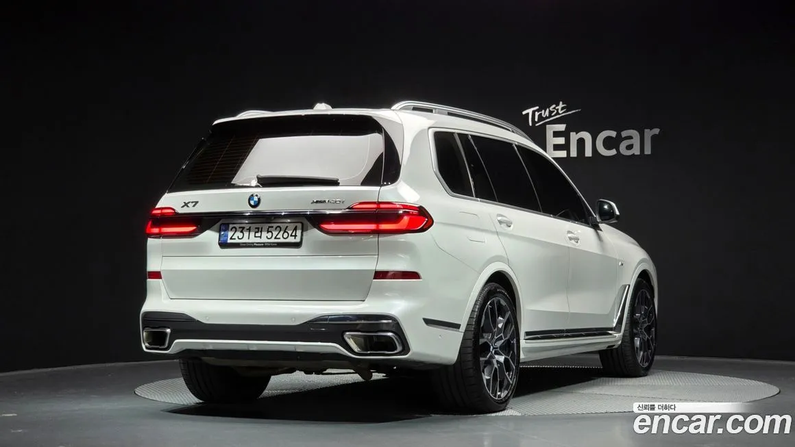 BMW X7 — фото 2