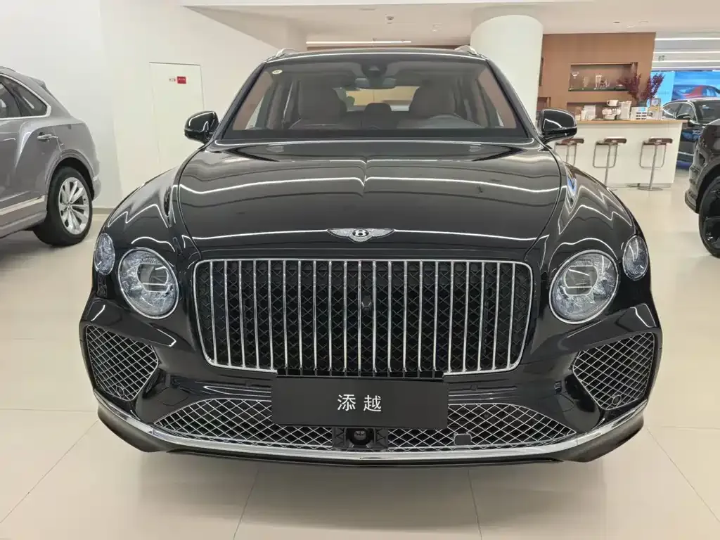 Bentley Bentayga — фото 1