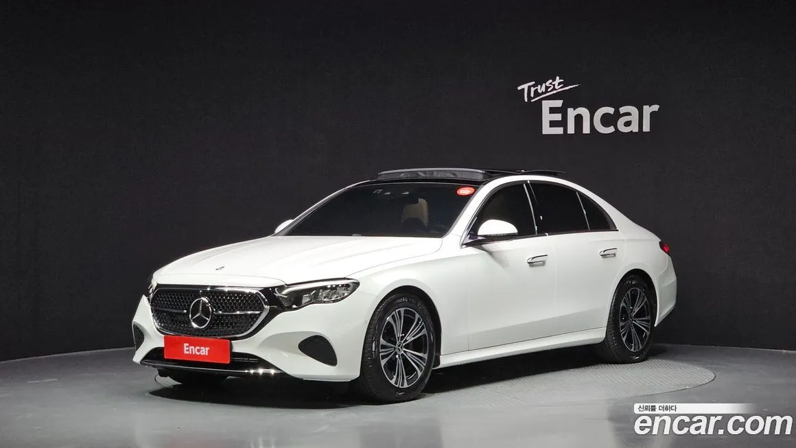 Mercedes-Benz E-Class — фото 1