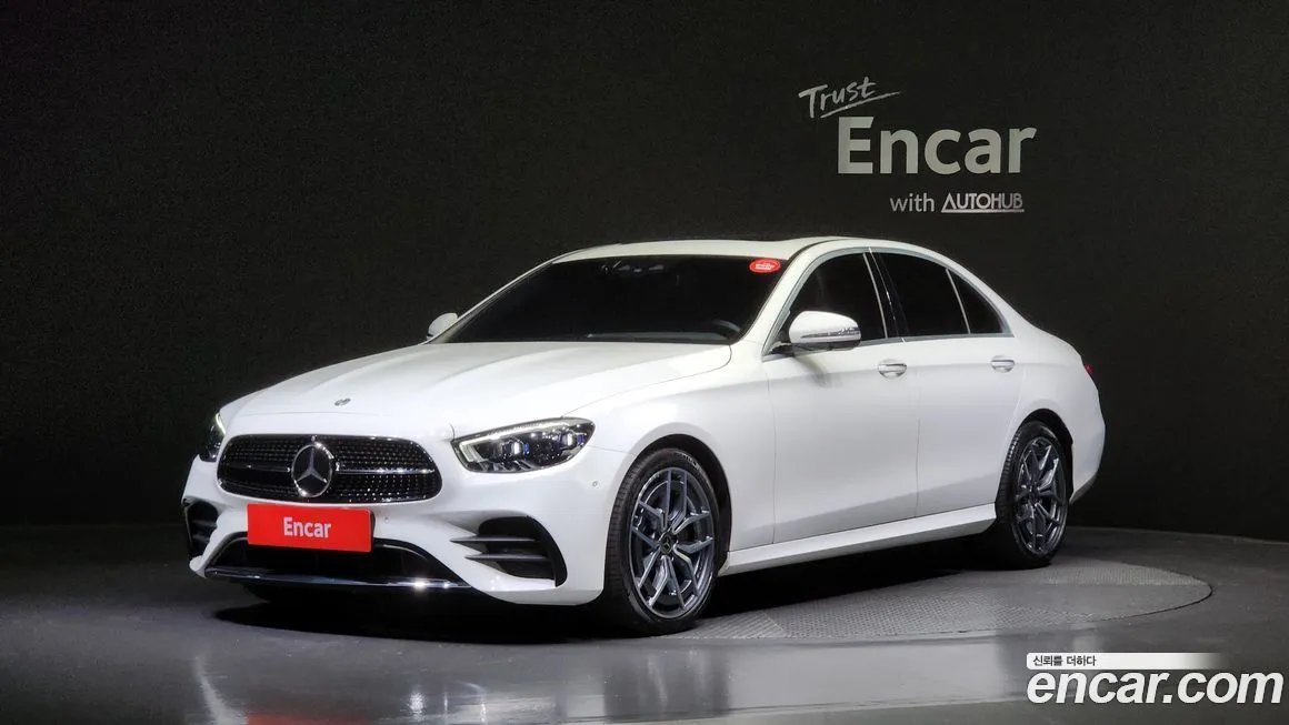 Mercedes-Benz E-Class — фото 1