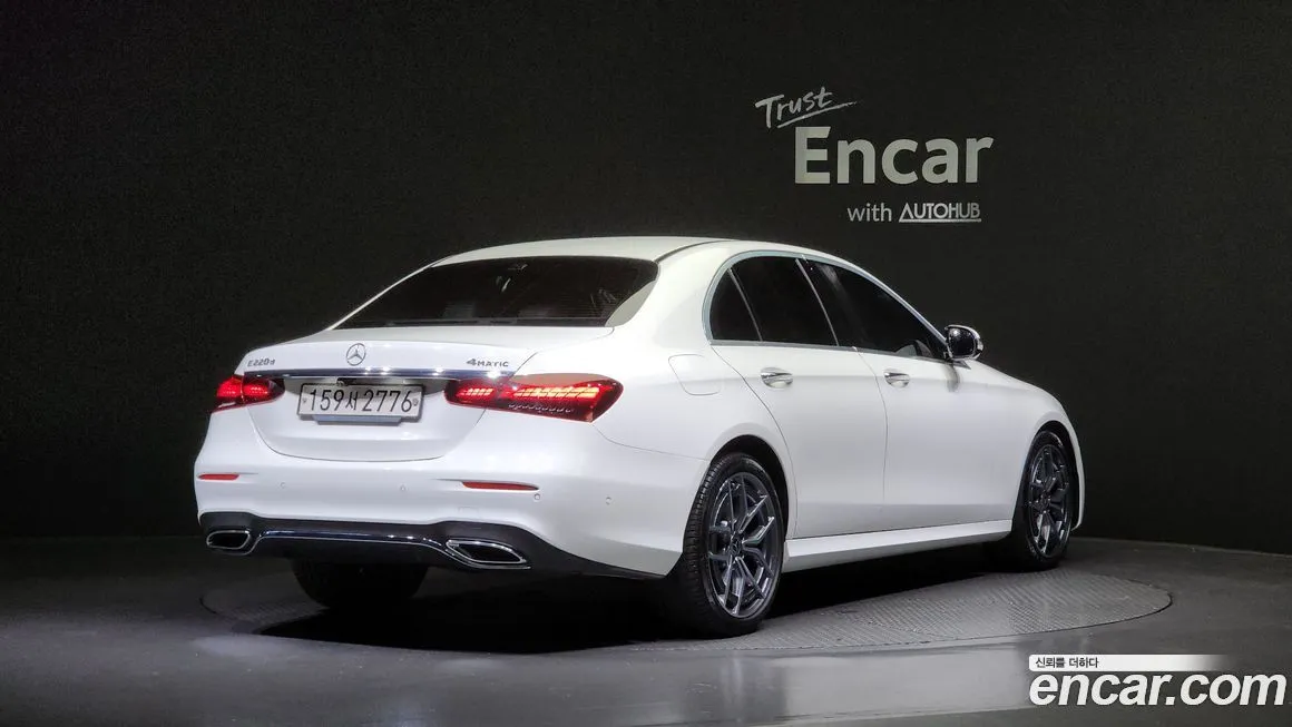 Mercedes-Benz E-Class — фото 2