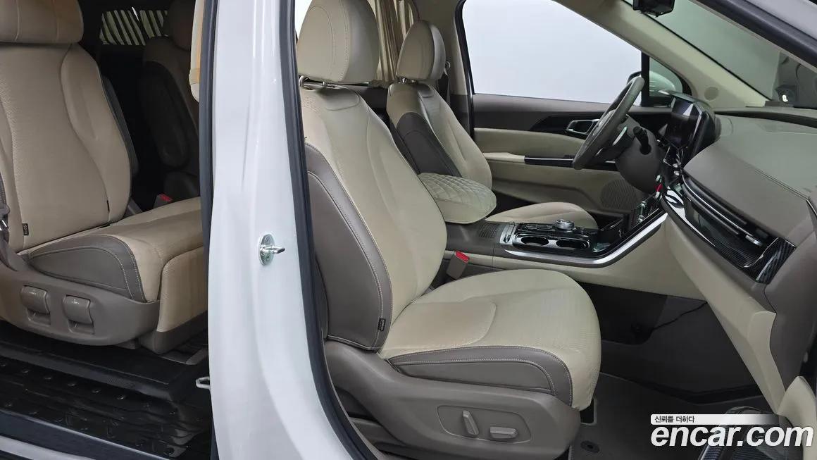 Kia Carnival — фото 10