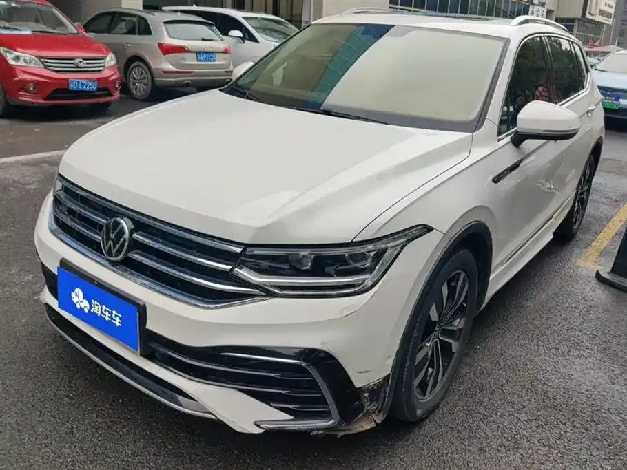 Volkswagen Tiguan L — фото 1